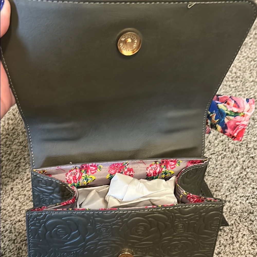 Betsey Johnson Green Shoulder Bag with Metallic Accents - Picture 3 of 4